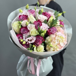 Букет из роз, гортензии и эустом в Домодедово