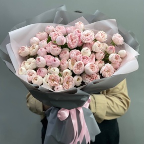 Букет из 25 кустовых роз Мэнсфилд Парк (60 см) в Домодедово
