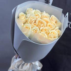 Букет из 25 роз Аваланж (50 см) в Домодедово