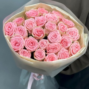 Букет из нежных 25 роз Софи Лорен (60 см) в Домодедово