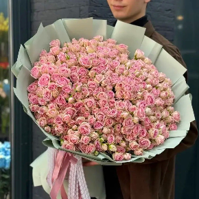 Букет из 101  нежно -розовой кустовой розы (70 см) в Домодедово