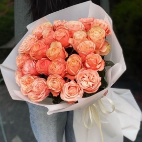 Букет из 23 пионовидных роз Эквадор сорта Кахала (60см) в Домодедово