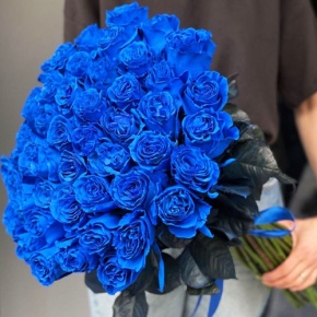 Букет из 51 синей розы Эквадор под ленту (70 см) в Домодедово