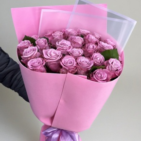 Букет из 25 тепличных лиловых роз Меритим в Домодедово