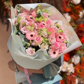 Букет "Мадрид" из гербер, эустом, роз и диантусов в Домодедово