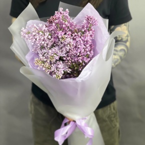Букет из 9 веток ароматной сирени в Домодедово