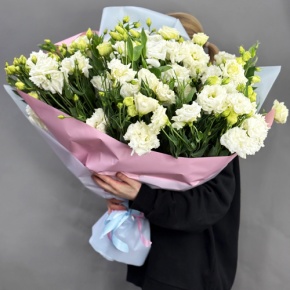 Букет "Изысканность" из 31 белой эустомы в Домодедово