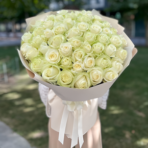 Букет "Манталь" из 51 белой розы (60 см) в Домодедово