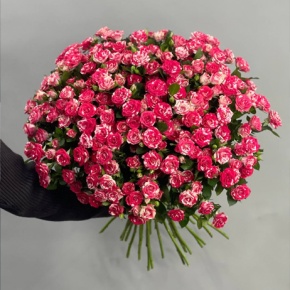 Букет из 31 кустовой розы Фаерворкс (60 см) в Домодедово