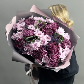 Букет "Виолетта" из хризантем Бигоуди, лимониума, брассики и кустовых хризантем в Домодедово