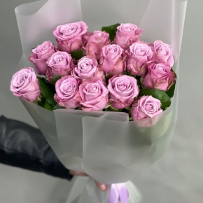 Монобукет из 15 малиновых роз Меритим (50 см) в Домодедово