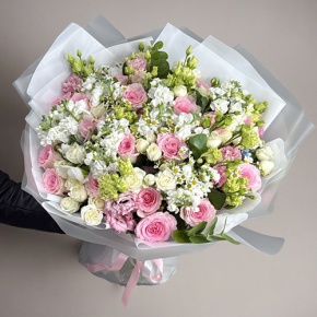 Букет "Ульяна" из роз, ароматных маттиол, ромашек, эустом и оксипеталума в Домодедово
