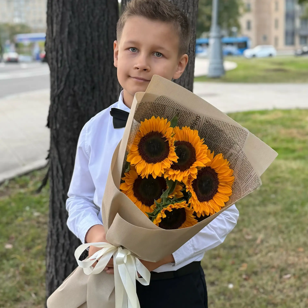 Букет из 5 подсолнухов в Домодедово