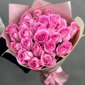 Букет из 25 розовых роз кения (40 см) в Домодедово
