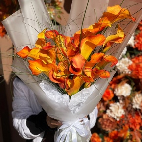 Монобукет из 21 оранжевой каллы в Домодедово