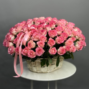 Композиция в корзине из 101 розы Джумилия в Домодедово