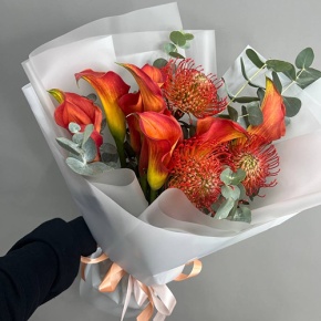 Букет "Империал" из калл, лейко и эвкалипта в Домодедово