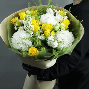 Букет "Фисташка" из роз, хризантем и маттиол в Домодедово
