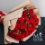 Букет 15 кустовых красных роз в Домодедово Букет 15 кустовых красных роз в Домодедово