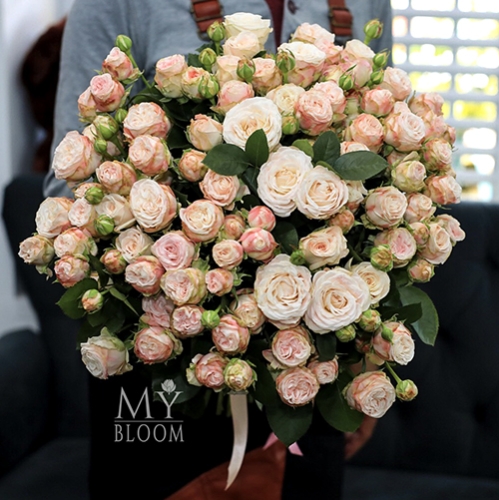 Букет 51 пионовидная роза Бомбастик (60 см) в Домодедово