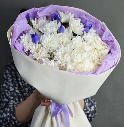 Букет "Грация" из ирисов, гортензии и кустовых хризантем в Домодедово