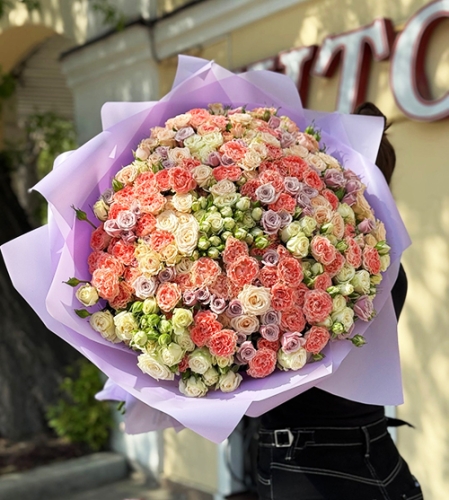 Букет из 101 кустовой розы микс в Домодедово